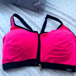 Victoria’s  Secret Sport extreme support, sports bra! Never worn! A must-have!
